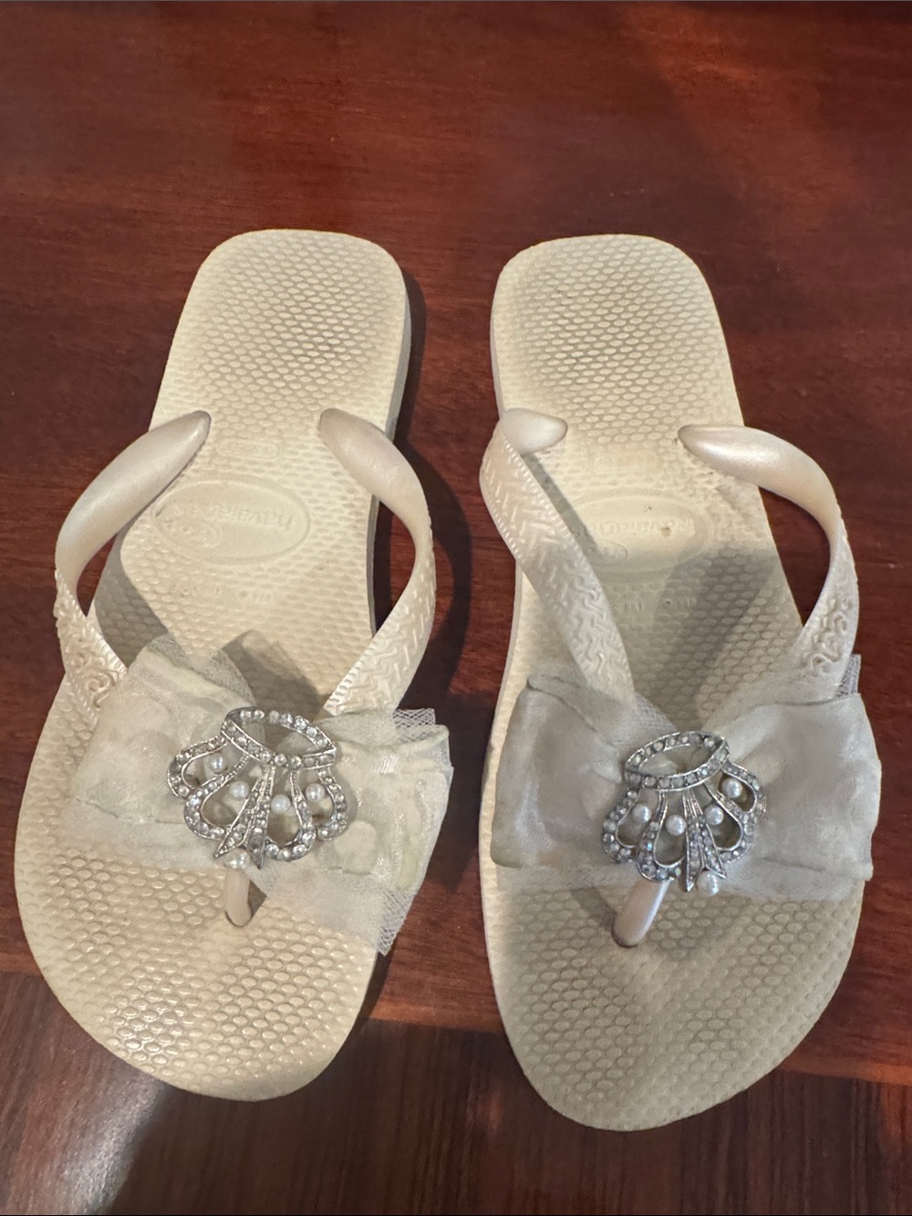 Havaianas Cream Bow Flip Flops with Rhinestone Brooch